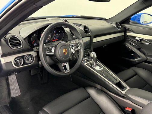 2025 Porsche 718 Cayman Style Edition