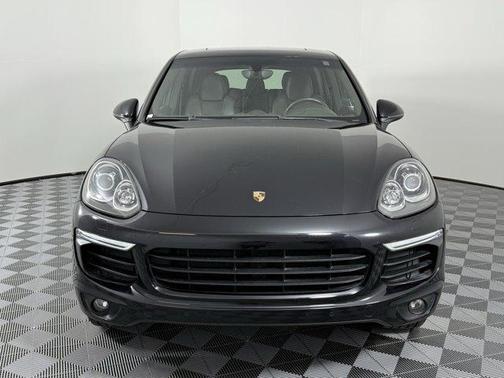 2017 Porsche Cayenne Platinum Edition