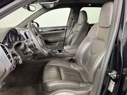 2017 Porsche Cayenne Platinum Edition