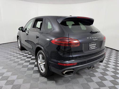 2017 Porsche Cayenne Platinum Edition