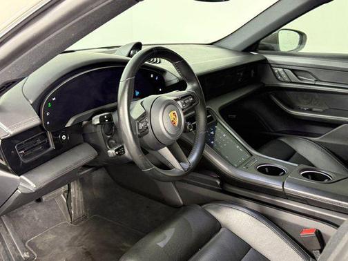 2022 Porsche Taycan RWD