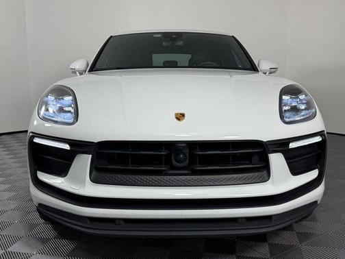2023 Porsche Macan AWD
