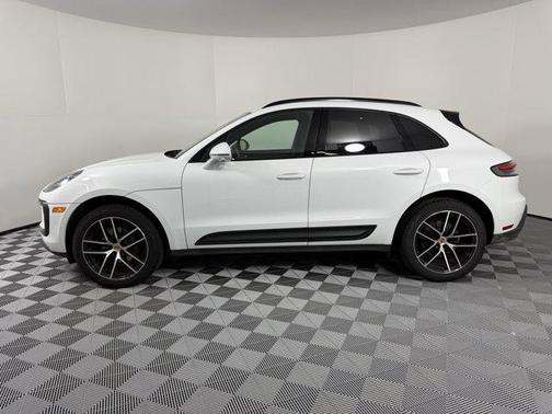 2024 Porsche Macan Base