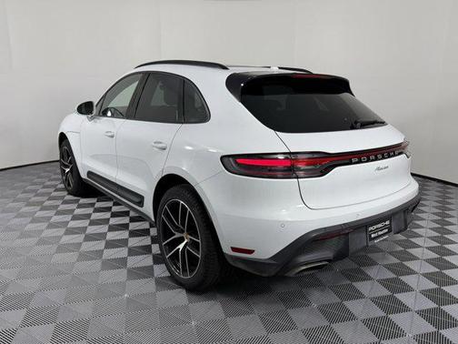 2024 Porsche Macan Base