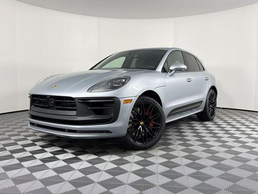 Dolomite Silver Metallic 2026 Porsche Macan Macan GTS