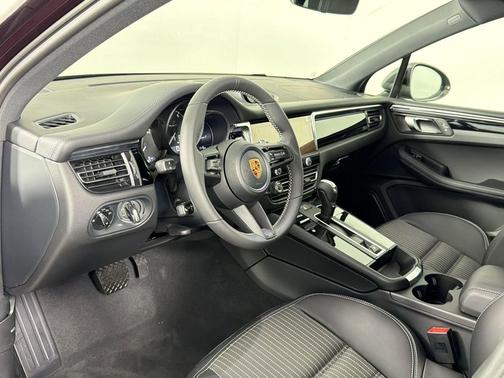 Copper Ruby Metallic 2026 Porsche Macan T