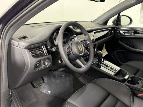 2025 Porsche Macan S