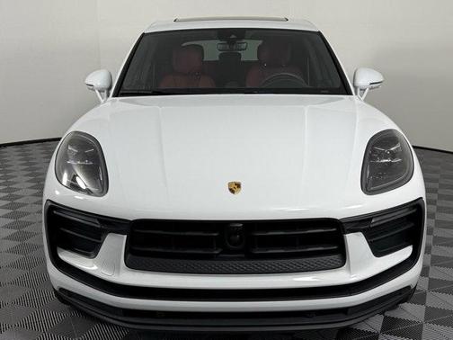 2025 Porsche Macan Base