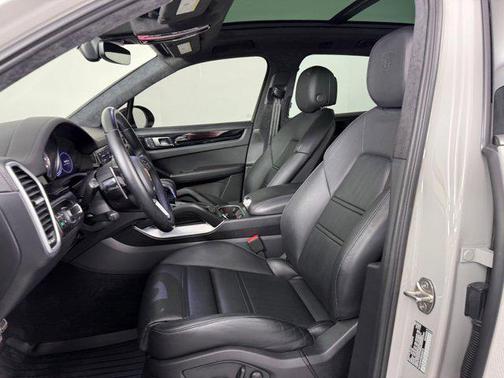 2023 Porsche Cayenne Turbo