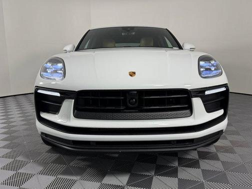 2025 Porsche Macan AWD