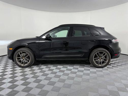 2025 Porsche Macan AWD