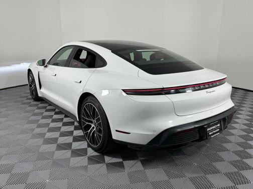 2022 Porsche Taycan RWD