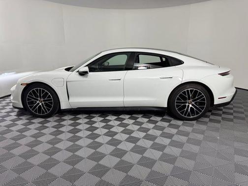 2022 Porsche Taycan RWD