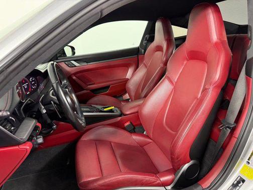 2021 Porsche 911 Carrera