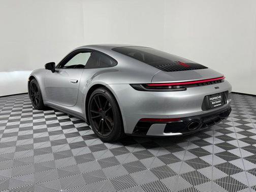 2021 Porsche 911 Carrera