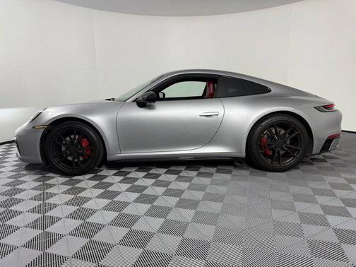 2021 Porsche 911 Carrera