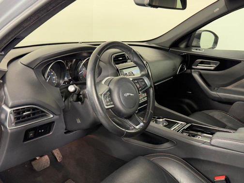 2018 Jaguar F-PACE 25t Prestige