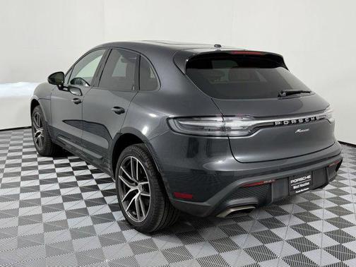 2025 Porsche Macan AWD