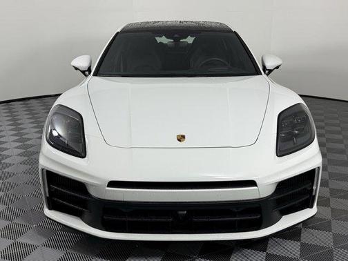 2025 Porsche Panamera RWD