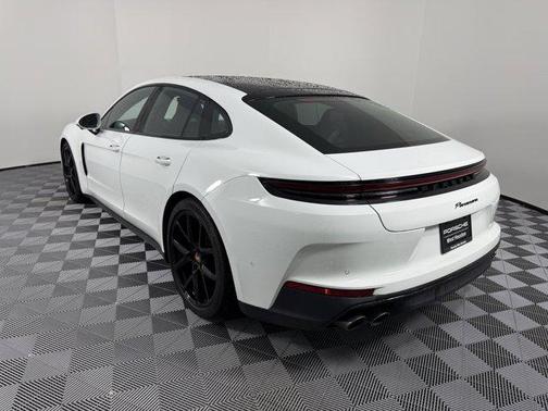 2025 Porsche Panamera RWD