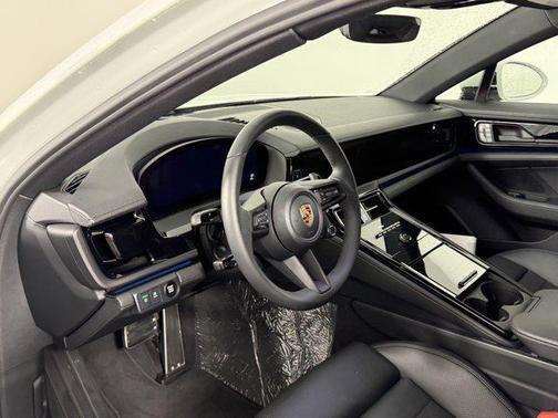 2025 Porsche Panamera RWD