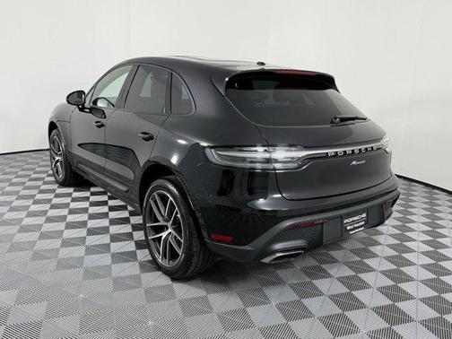 2026 Porsche Macan AWD