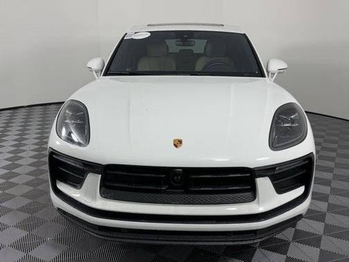 2023 Porsche Macan Base