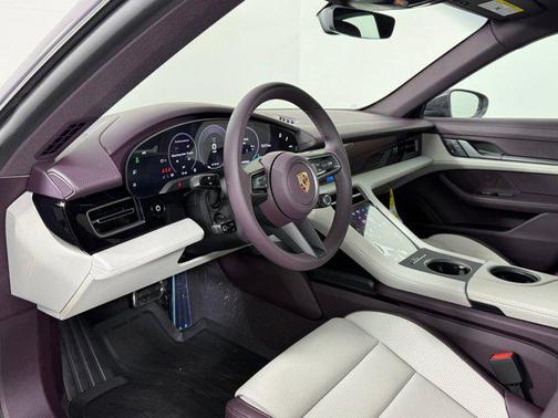 2025 Porsche Taycan 4