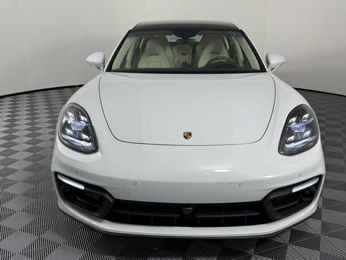 2022 Porsche Panamera 4 Platinum Edition