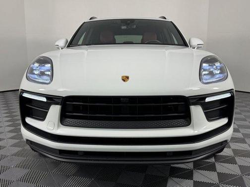 2022 Porsche Macan AWD