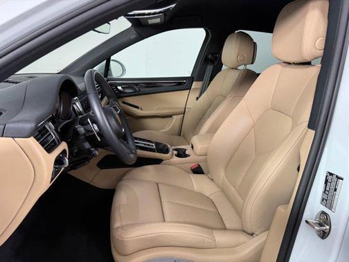 2025 Porsche Macan AWD