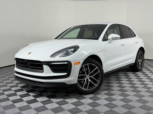 2025 Porsche Macan AWD