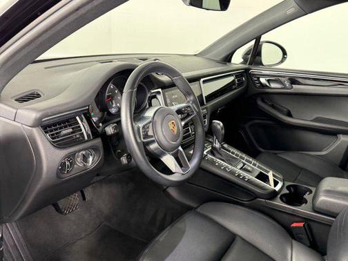 2021 Porsche Macan AWD