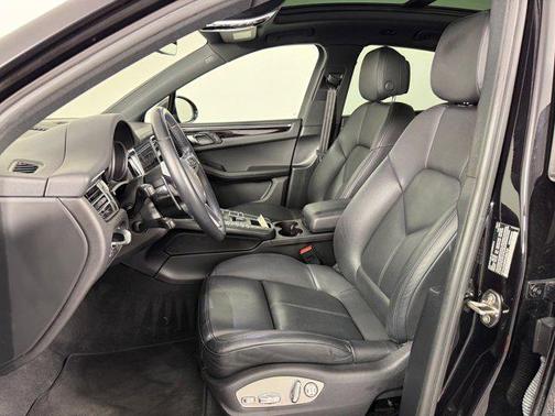 2021 Porsche Macan AWD