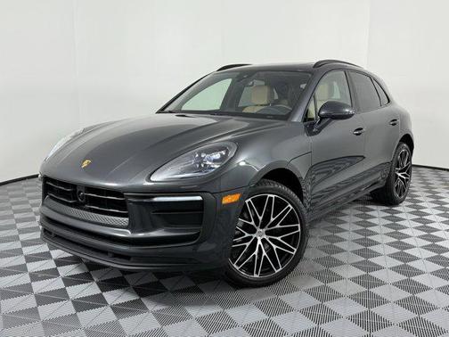 2025 Porsche Macan Base