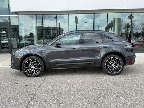 2025 Porsche Macan Base
