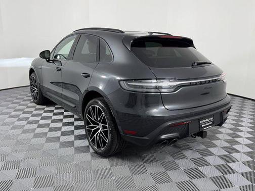 2025 Porsche Macan Base