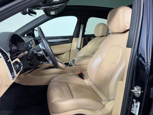 2022 Porsche Cayenne Platinum Edition