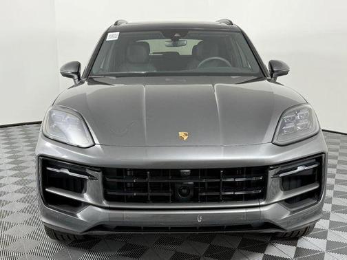 2025 Porsche Cayenne AWD