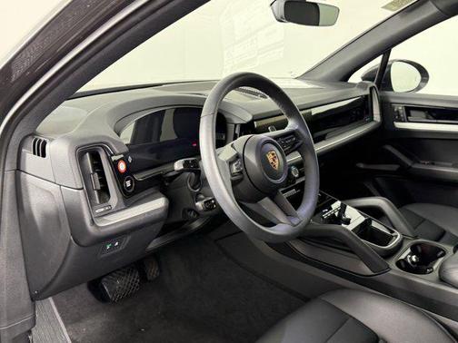 2025 Porsche Cayenne AWD