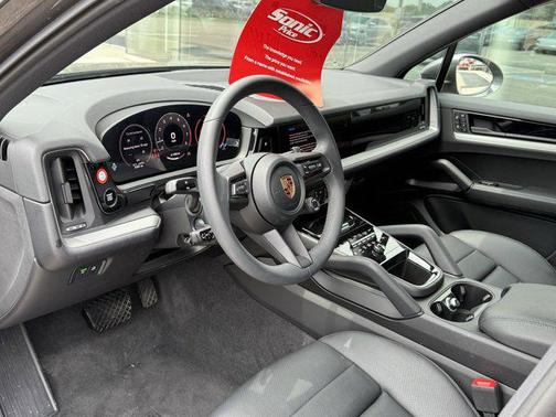 2025 Porsche Cayenne AWD