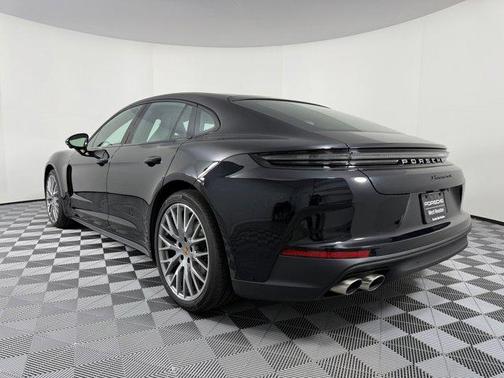 2026 Porsche Panamera 4