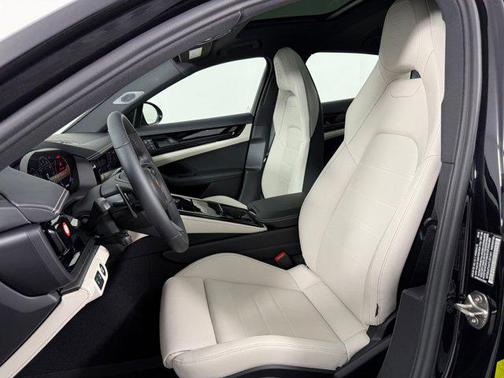 2026 Porsche Panamera 4