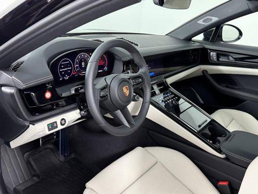 2026 Porsche Panamera 4