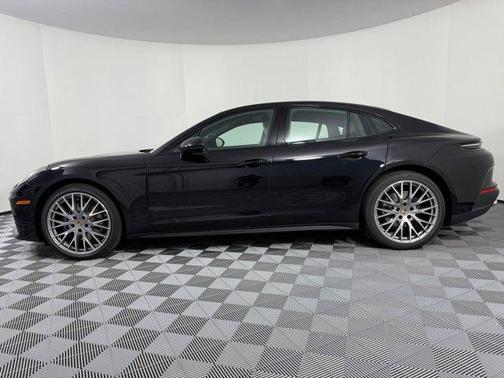 2026 Porsche Panamera 4