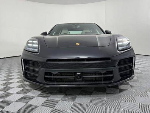 2026 Porsche Panamera 4