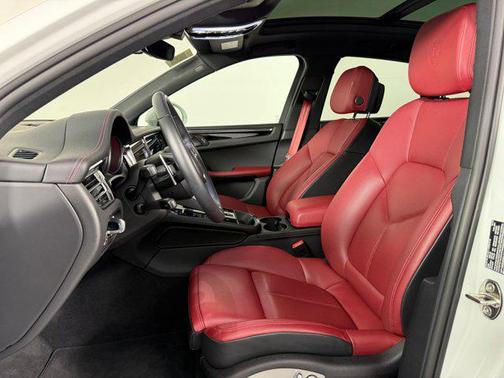 2025 Porsche Macan S