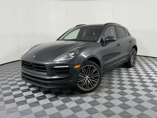 2025 Porsche Macan Base