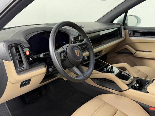 White 2024 Porsche Cayenne Cayenne