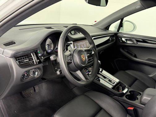 2025 Porsche Macan S